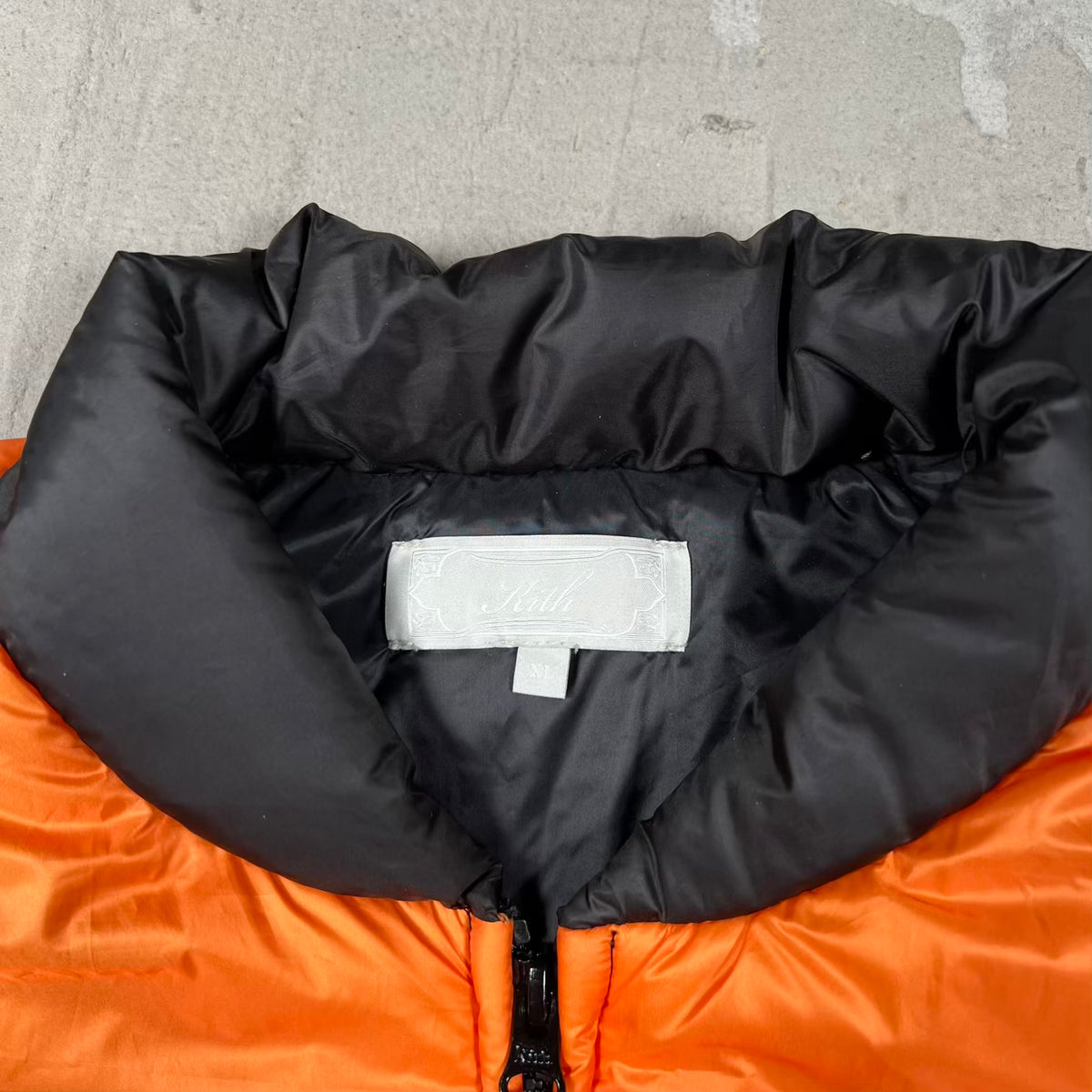 Kith Brixton Puffer White Jacket (2024) Size XL USED x18916