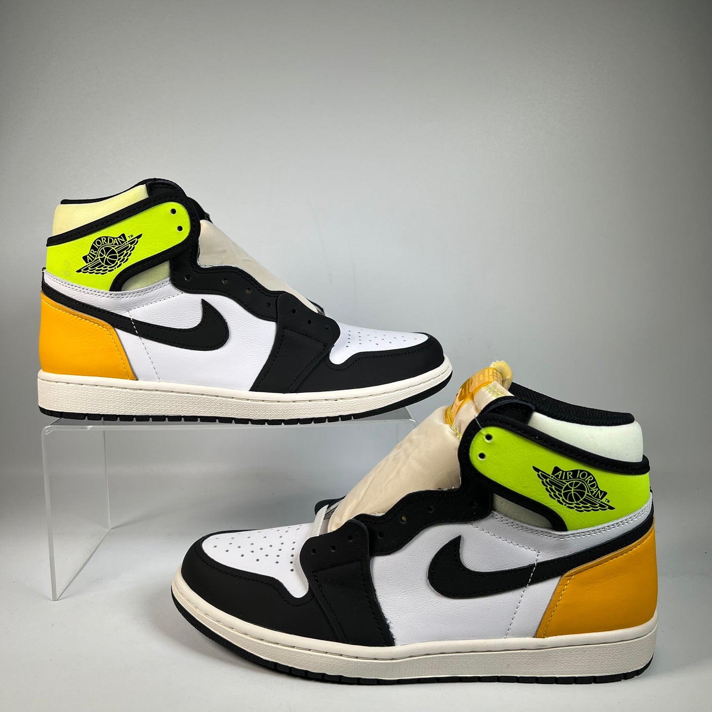Jordan 1 High White Black Volt University Gold (2021) Size 10.5 NEW s22324