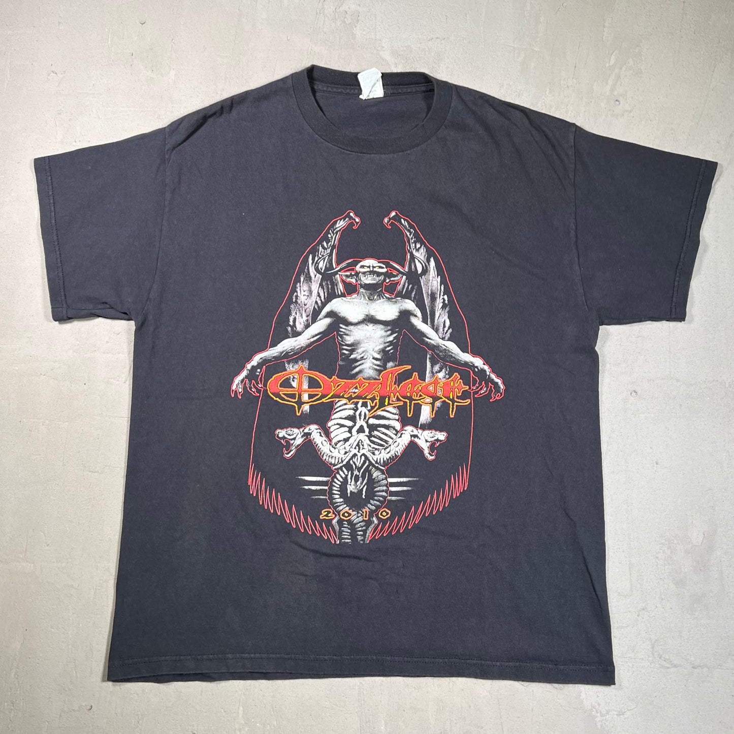 2010 OzzFest Demon Winged Black Tee Size Large USED v19514