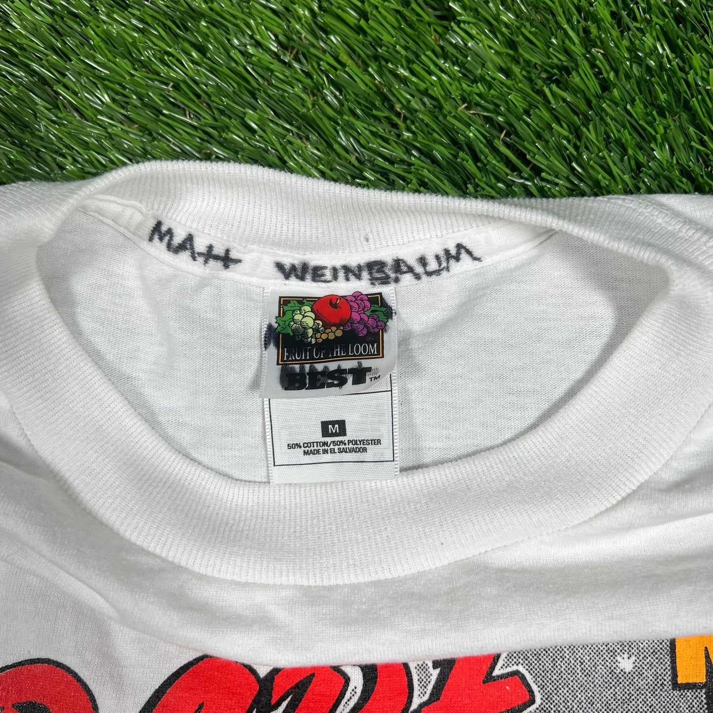 2001 Dare Millennium Graduate White Tee Size Medium USED v16774