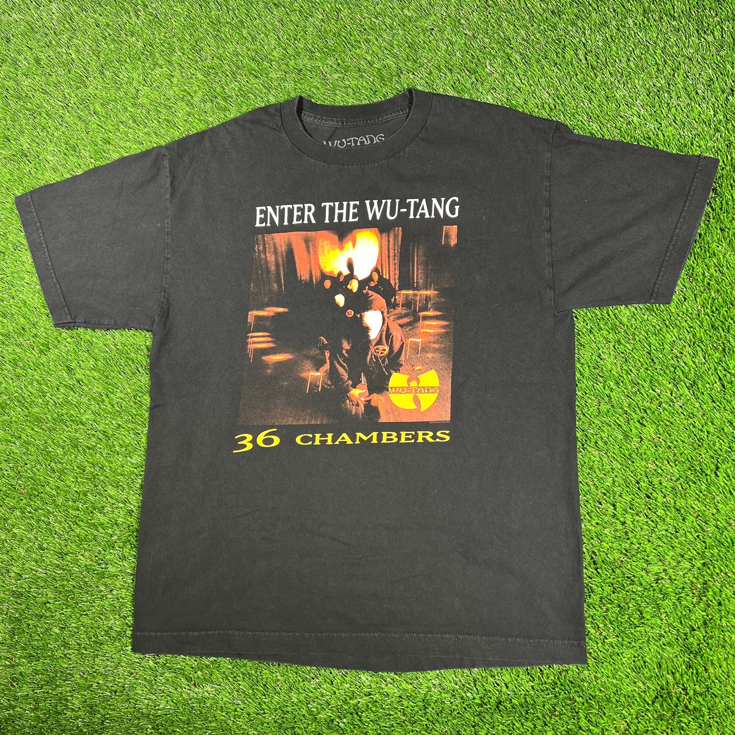 2018 Wu Tang 36 Chambers Album Cover Black Tee Size Medium USED v17170