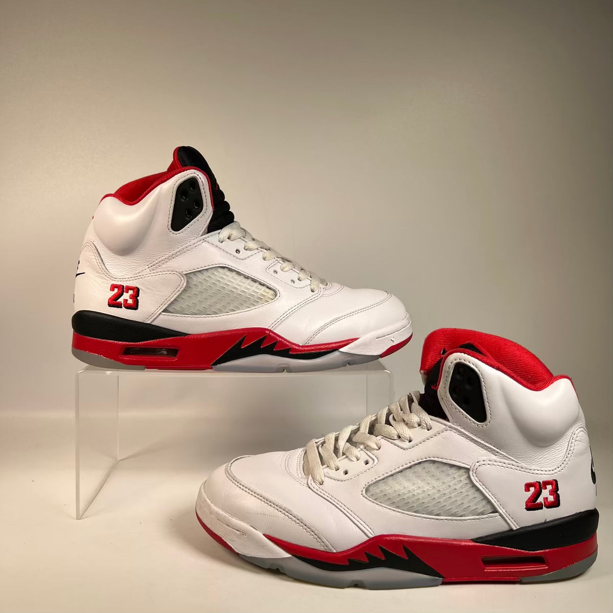Jordan 5 Fire Red Black Tongue (2025) Size 9.5 USED s23619