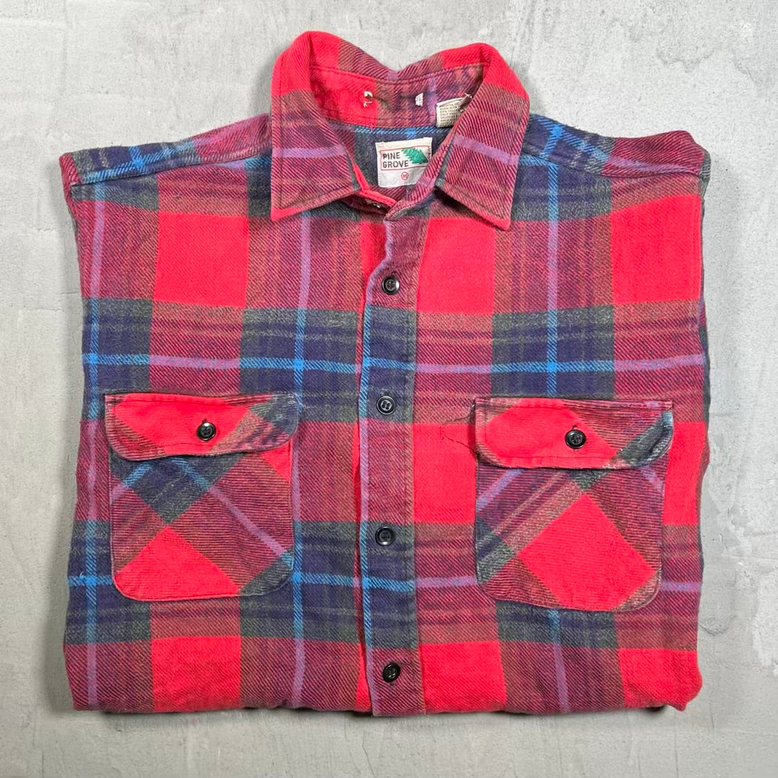 1990s Pine Grove Red Flannel Size Medium USED v20418