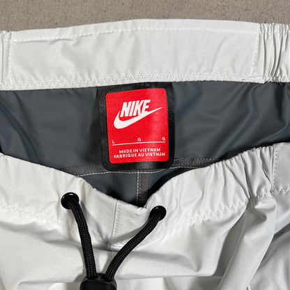 Nike Light Grey w/Zippers Running Shorts Size Large NEW v19569