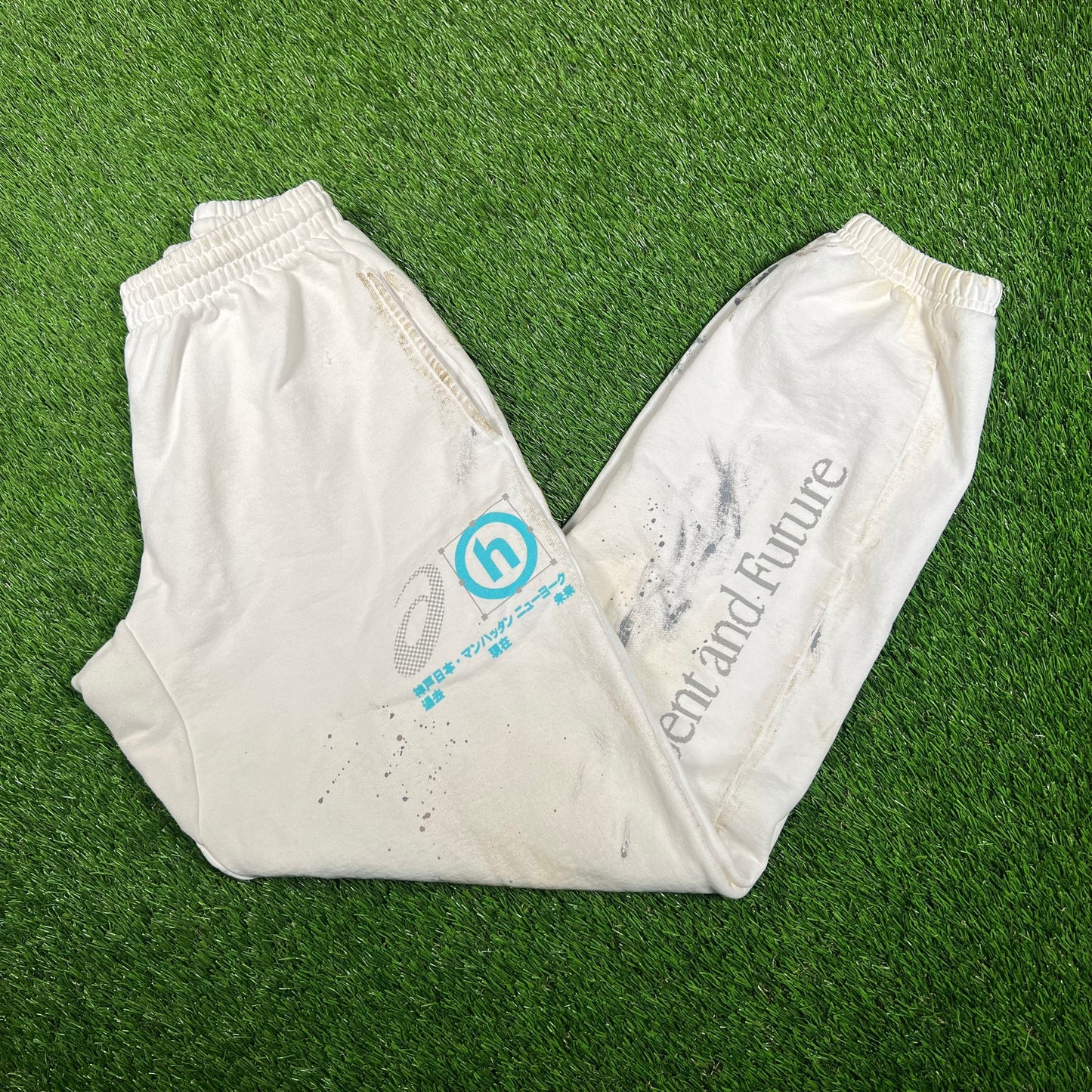 Hidden NY Asics Visual Dynamics Printer Inked White Sweatpants Size Small USED x15903