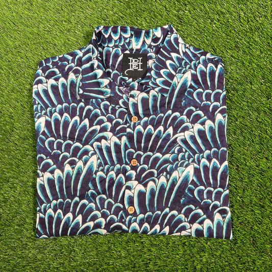 Ed Hardy Feather AOP Short Sleeve Button Down Size Small USED v17450