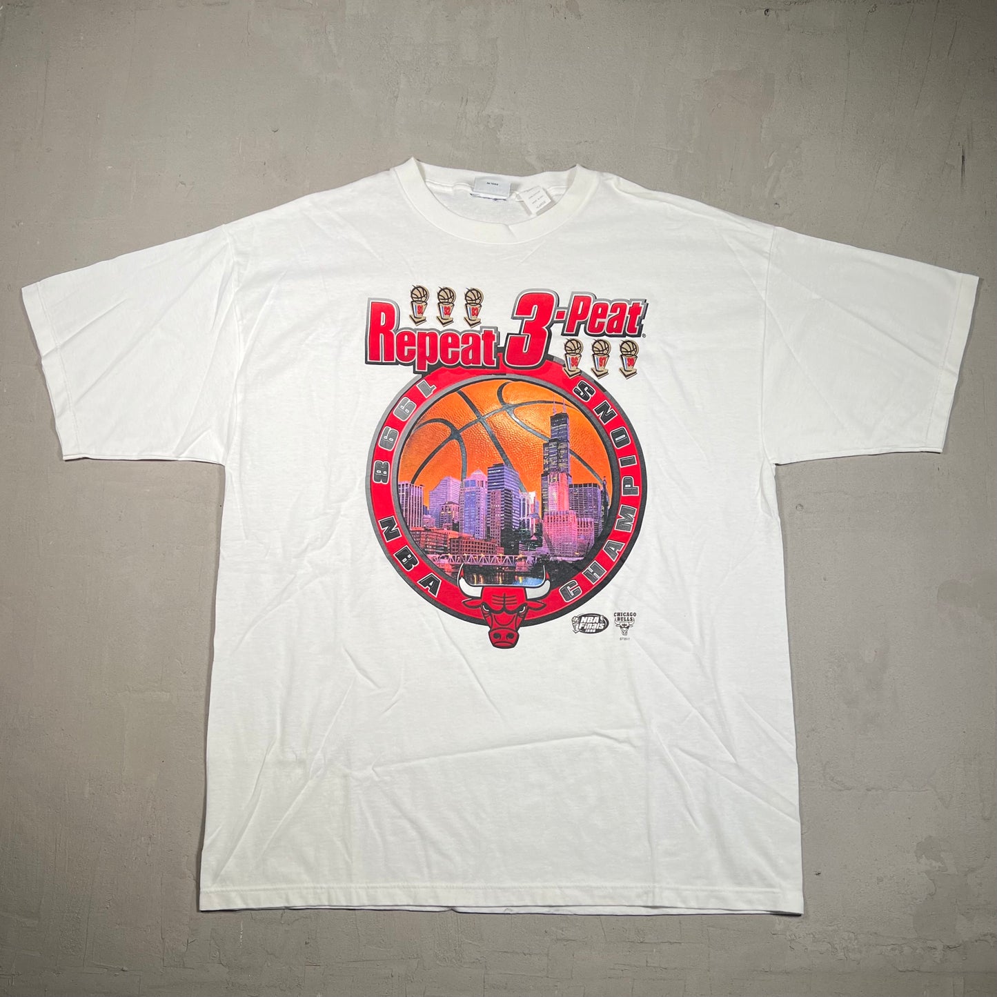 1998 Bulls 3 Peat Finals Basketball White Tee Size XL USED v14955