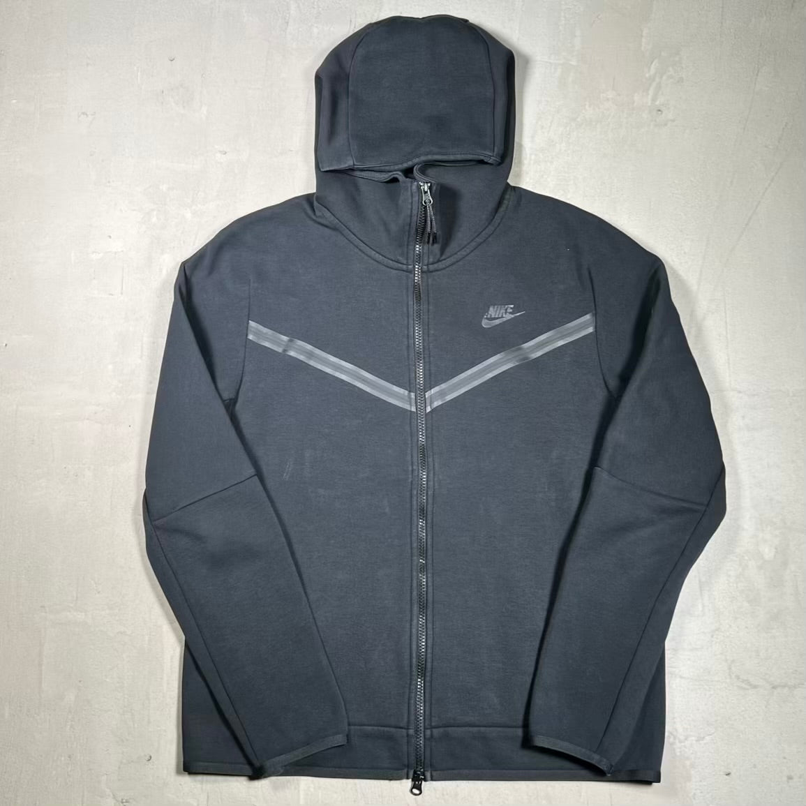 Nike Tech Black Zip Up Hoodie Size Medium USED v20203