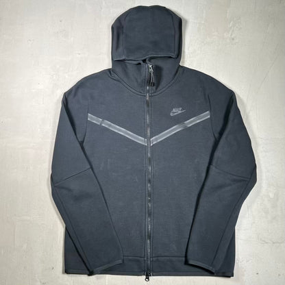 Nike Tech Black Zip Up Hoodie Size Medium USED v20203