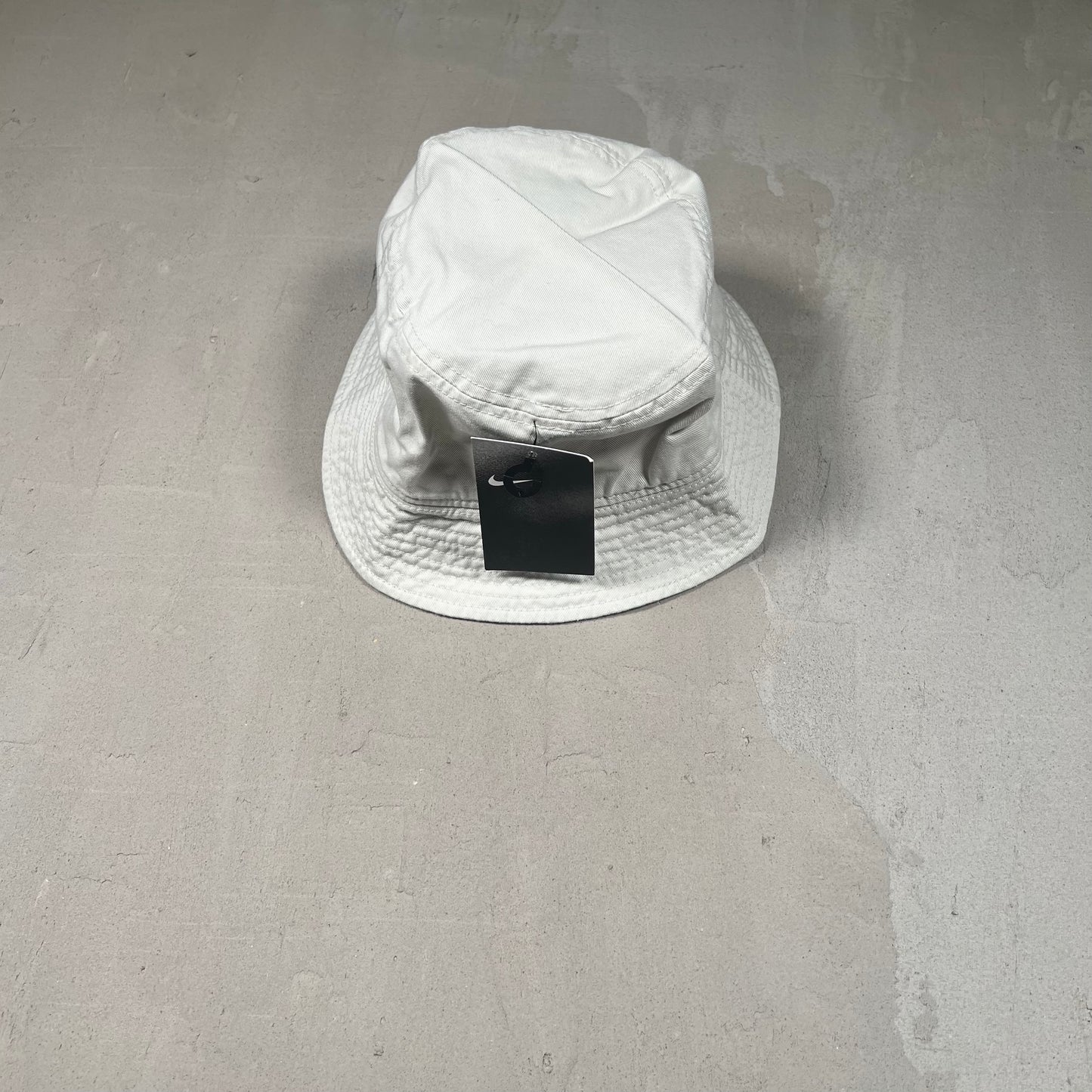 Nike Cream Logo Bucket Hat Size Large NEW v19062