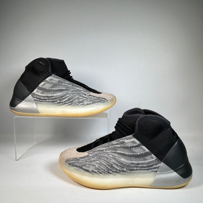 Yeezy QNTM Lifestlye Model (2020) Size 9 USED s22132