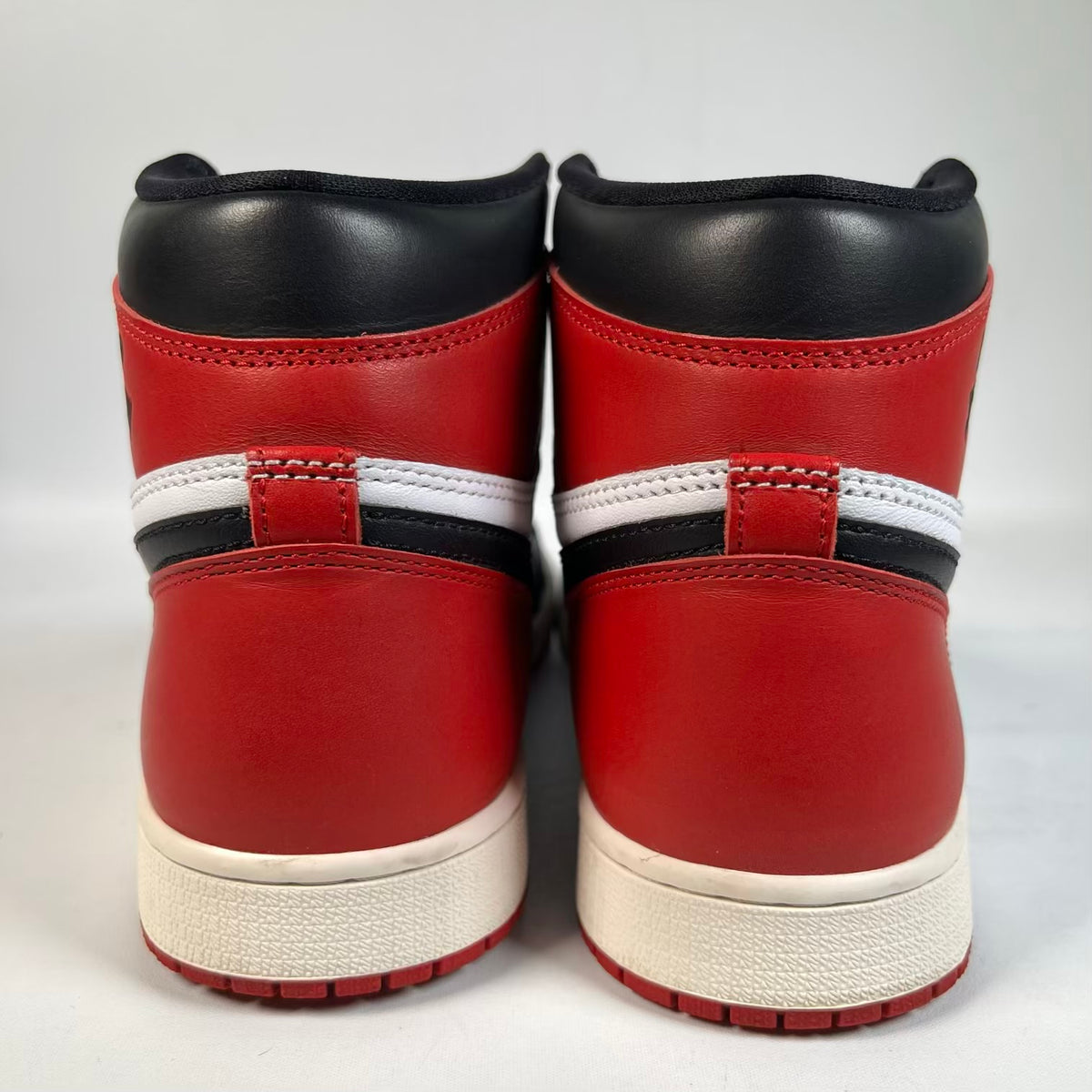 Jordan 1 High Black Toe Reimagined (2024) Size 8.5 USED s23578