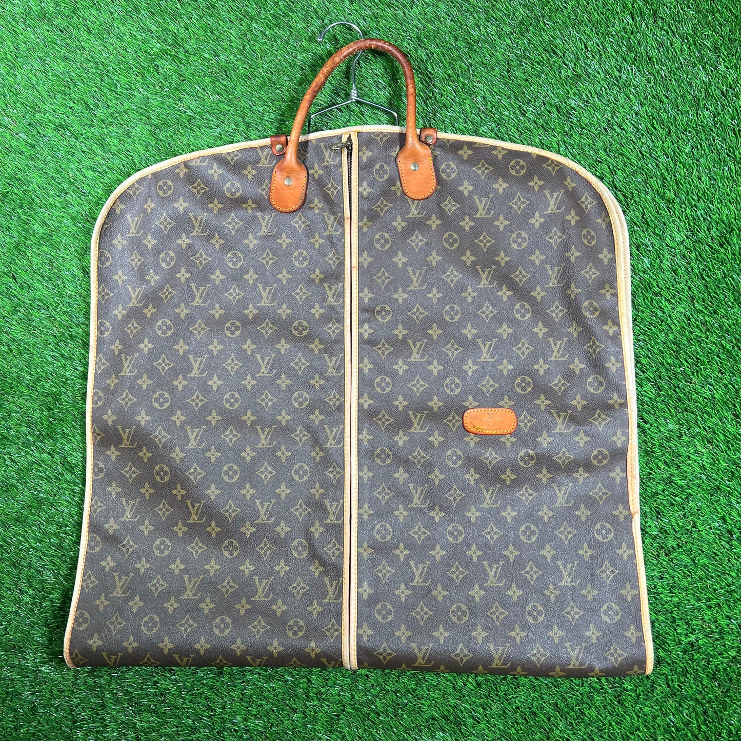 1980s Louis Vuitton Monogram Suit Bag USED v18214