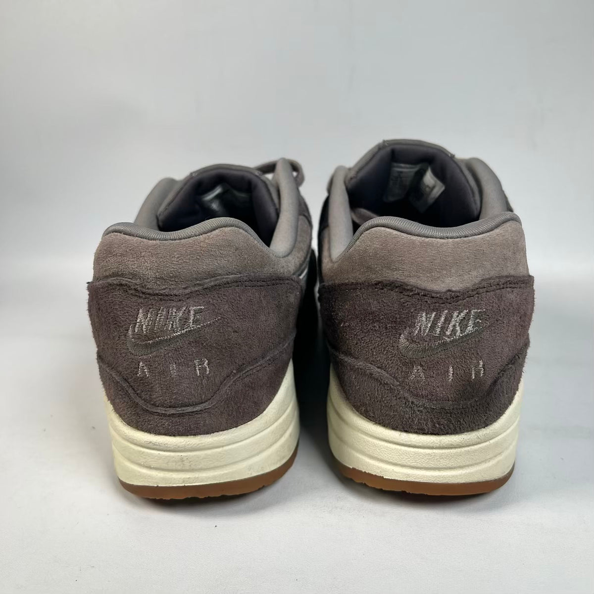 Nike Air Max 1 Crepe Soft Grey (2023) Size 9 USED s23253