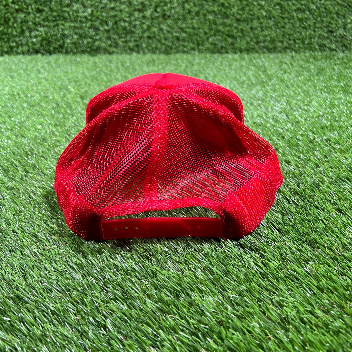 Sicko Workin Like A Red Trucker Hat USED x14746