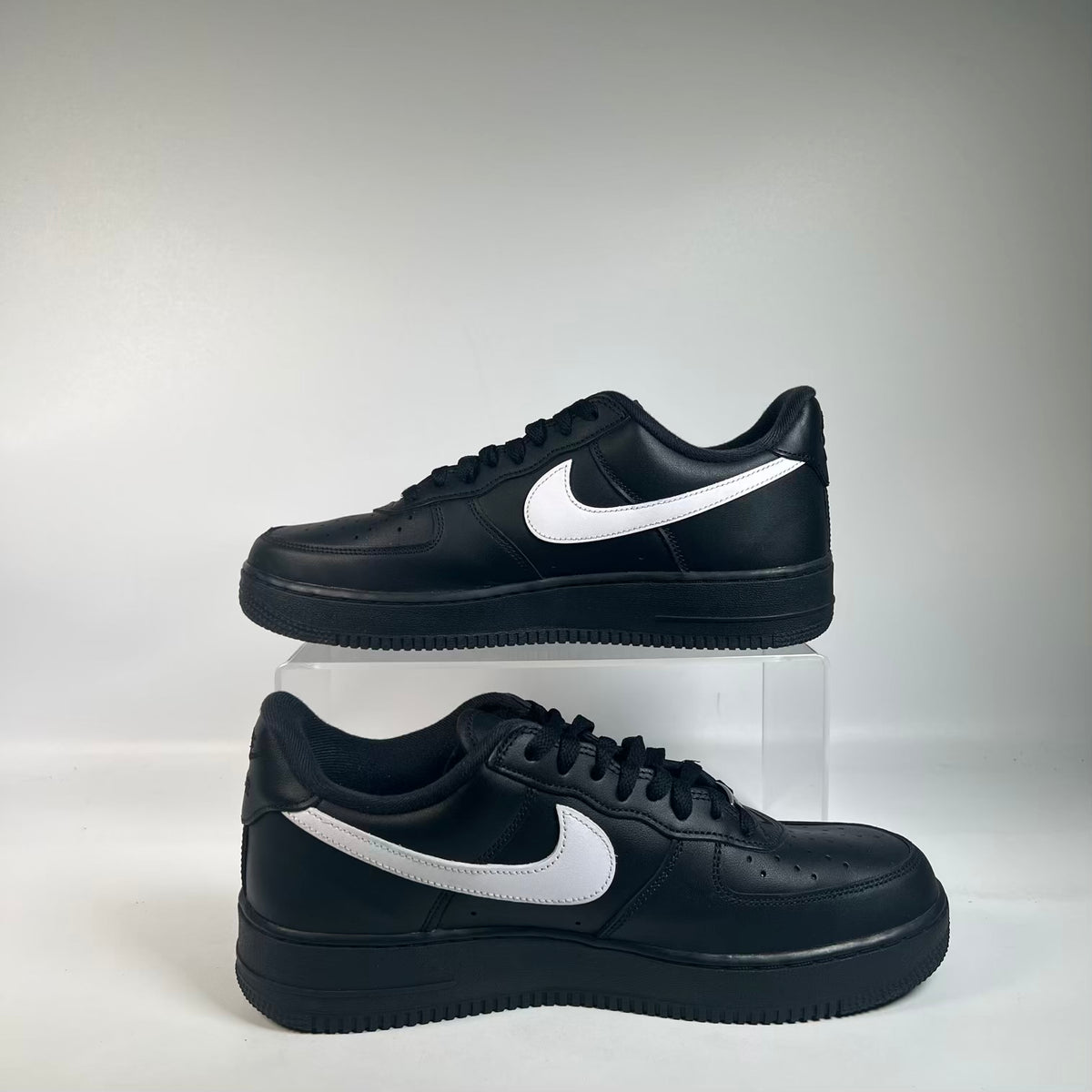 Nike Air Force 1 Low Supreme Black White (2025) Size 9.5 USED s23391