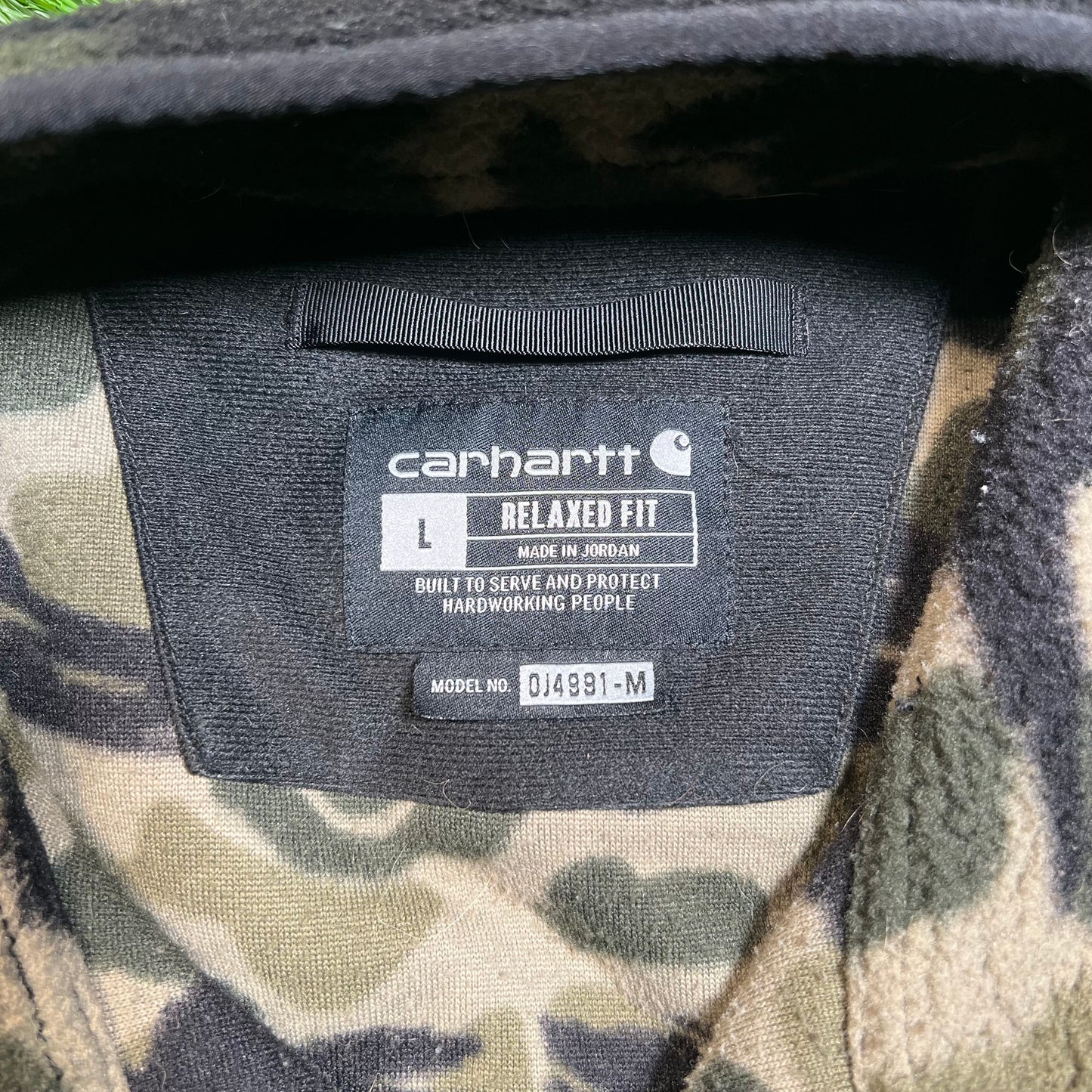 Carhartt Sherpa Fleece Green Camo Crewneck Size Large USED v18884