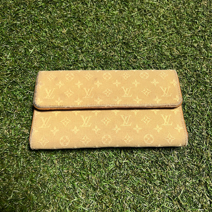 1990s Louis Vuitton Cream Mini Lin Interational Wallet USED x13976