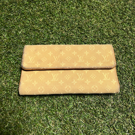 1990s Louis Vuitton Cream Mini Lin Interational Wallet USED x13976