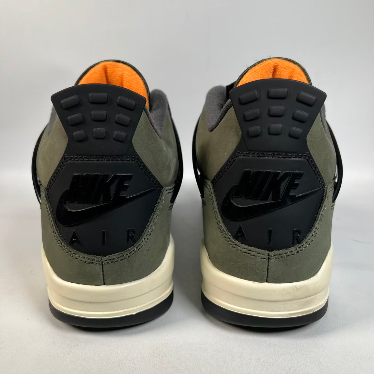 Jordan 4 Undefeated (2025) Size 10 USED s23341