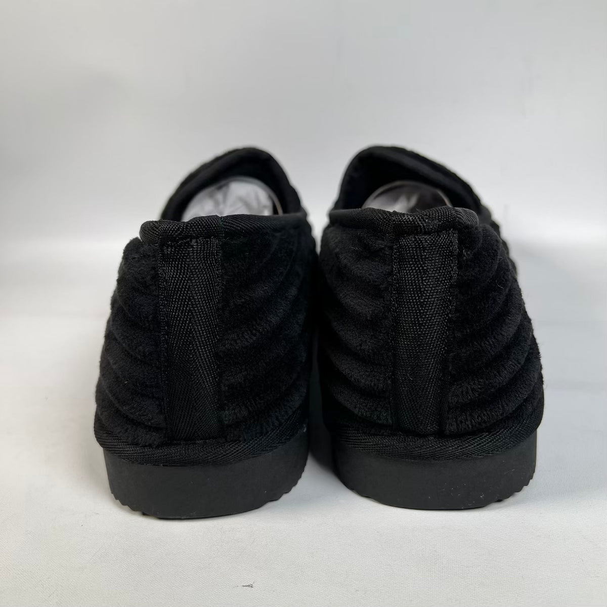 GV Gallery Raspberry Hills Deebo Black House Slippers (2026) Size 10 NEW s23408