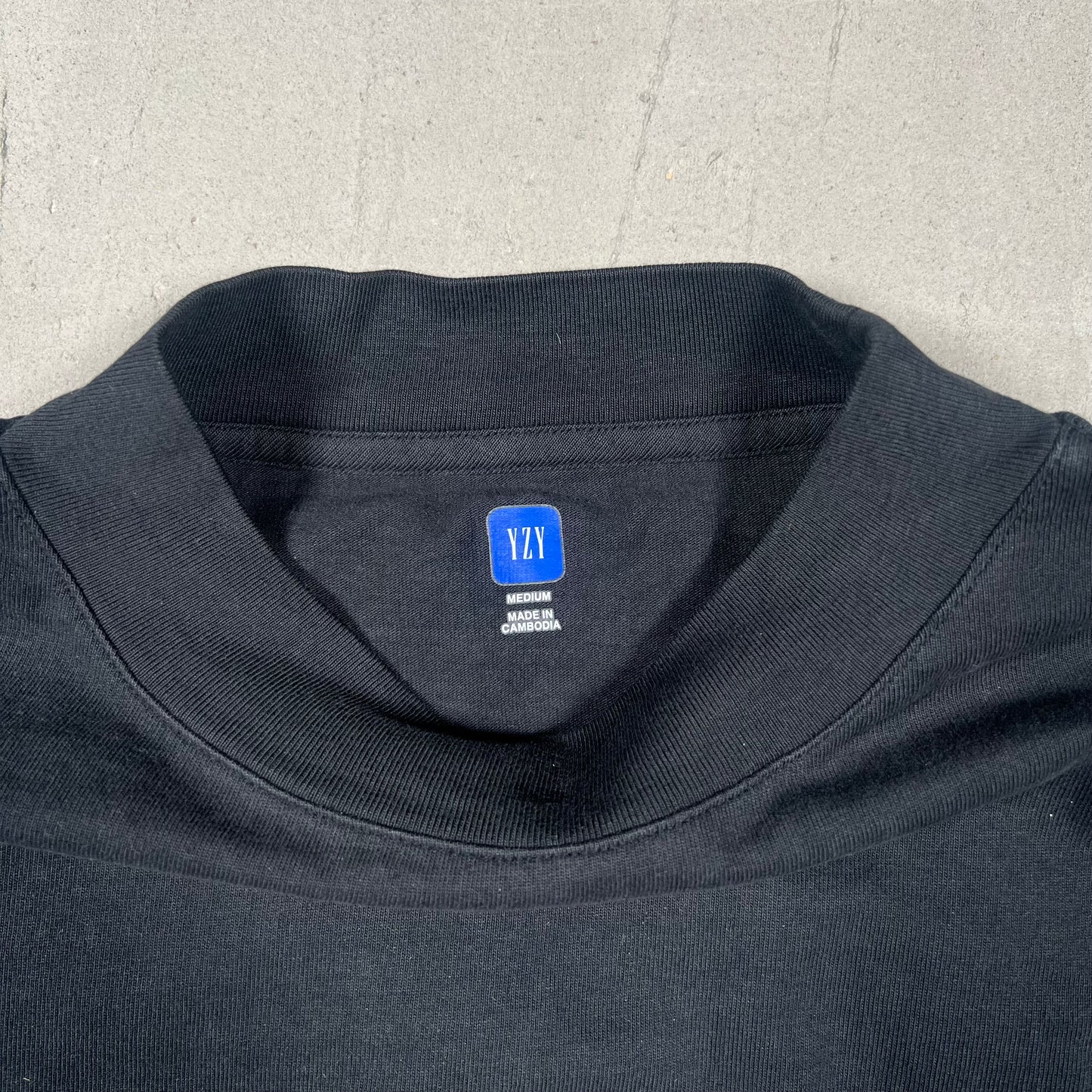 Yeezy Gap Balenciaga Dove 3/4 Tee Black Size Medium USED x17348