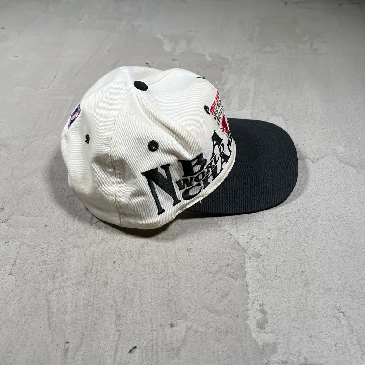 1993 Chicago Bulls "3 Peat" Snapback USED v19933