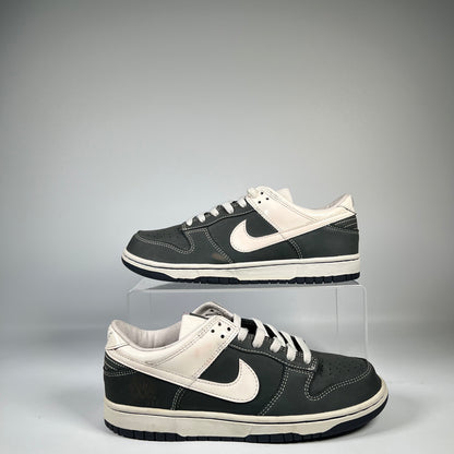 Nike SB Dunk Low Sole Collector Yankees (2005) (16 of 226) Size 8 USED s478