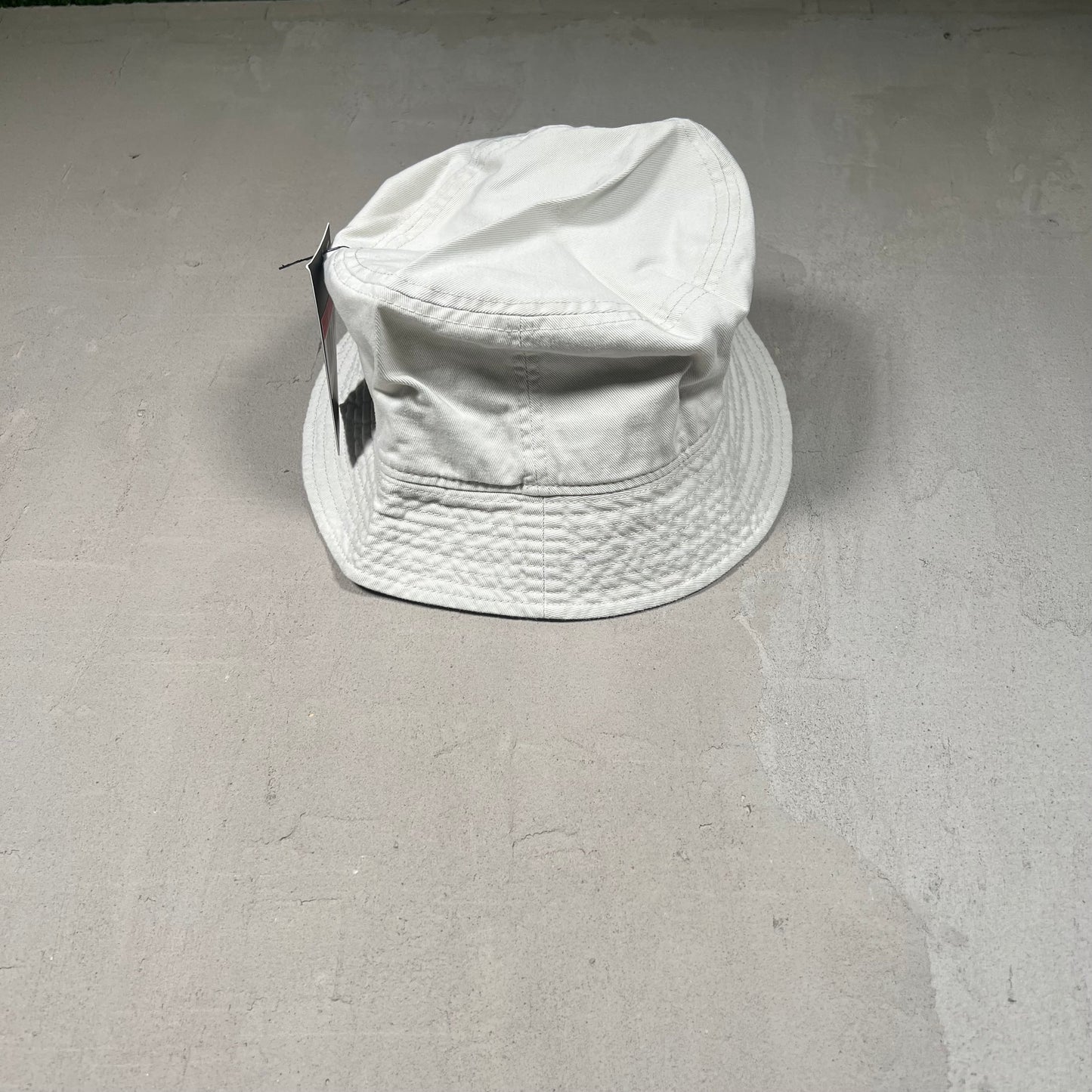 Nike Cream Logo Bucket Hat Size Large NEW v19062