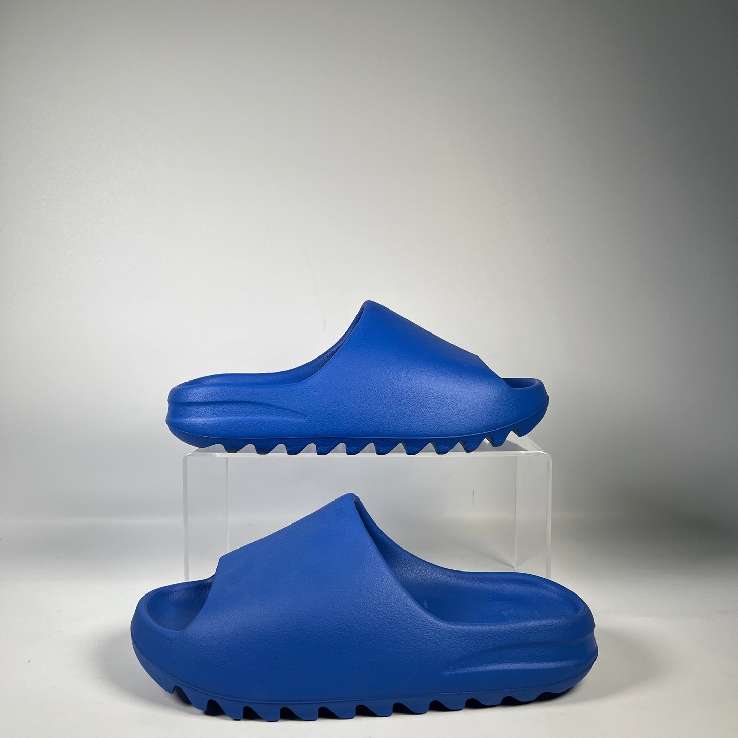 Yeezy Slide Azure Size 9 NEW S15914