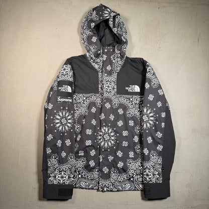 Supreme North Face Black Bandana Mountain Jacket (2014) Size Large USED x15382