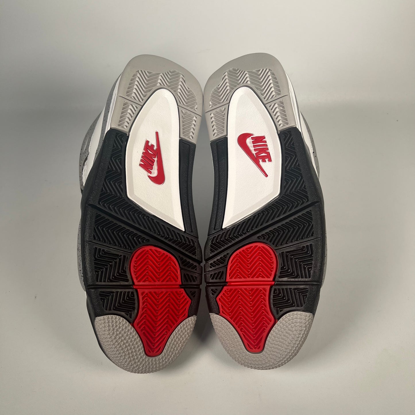 Jordan 4 White Cement (2025) Size 8.5 NEW s18518
