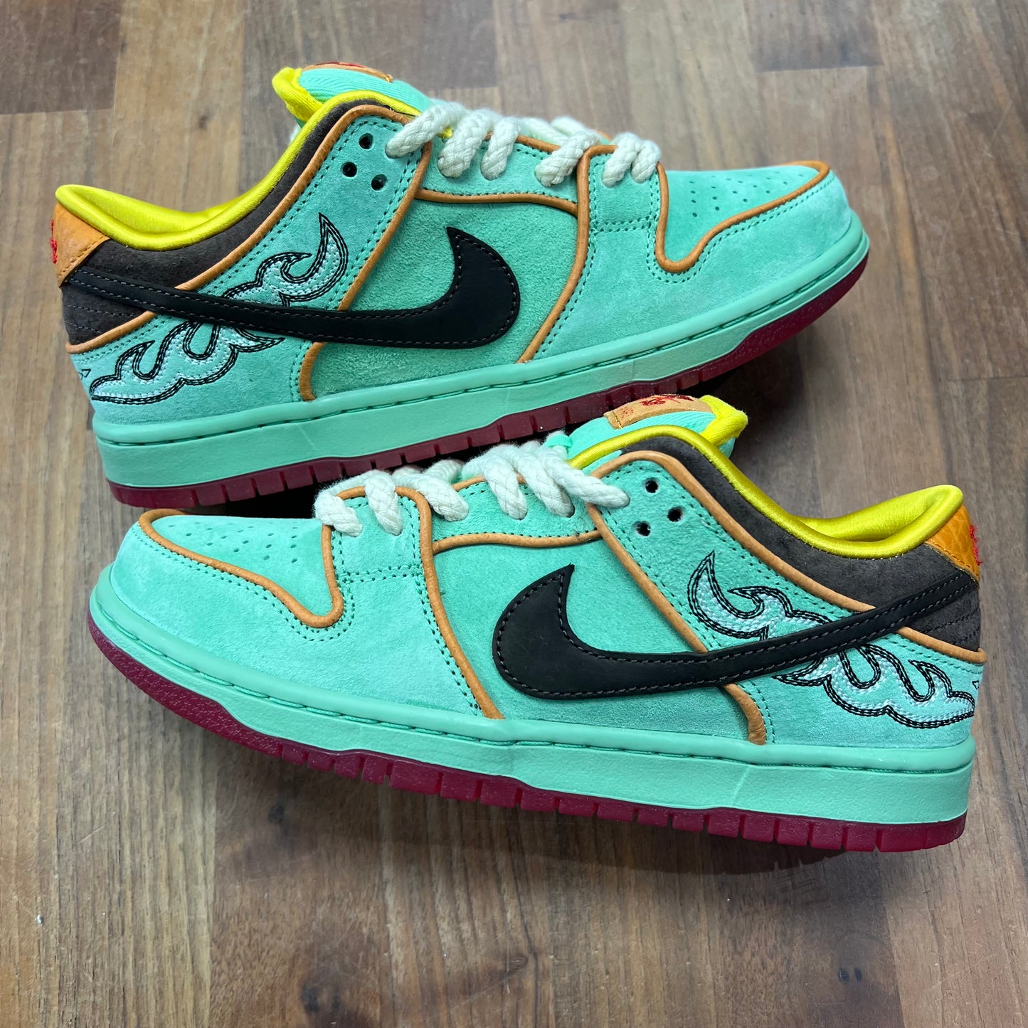 Nike SB Dunk Low Rodeo Tourmaline Size 6.5 NEW s16600