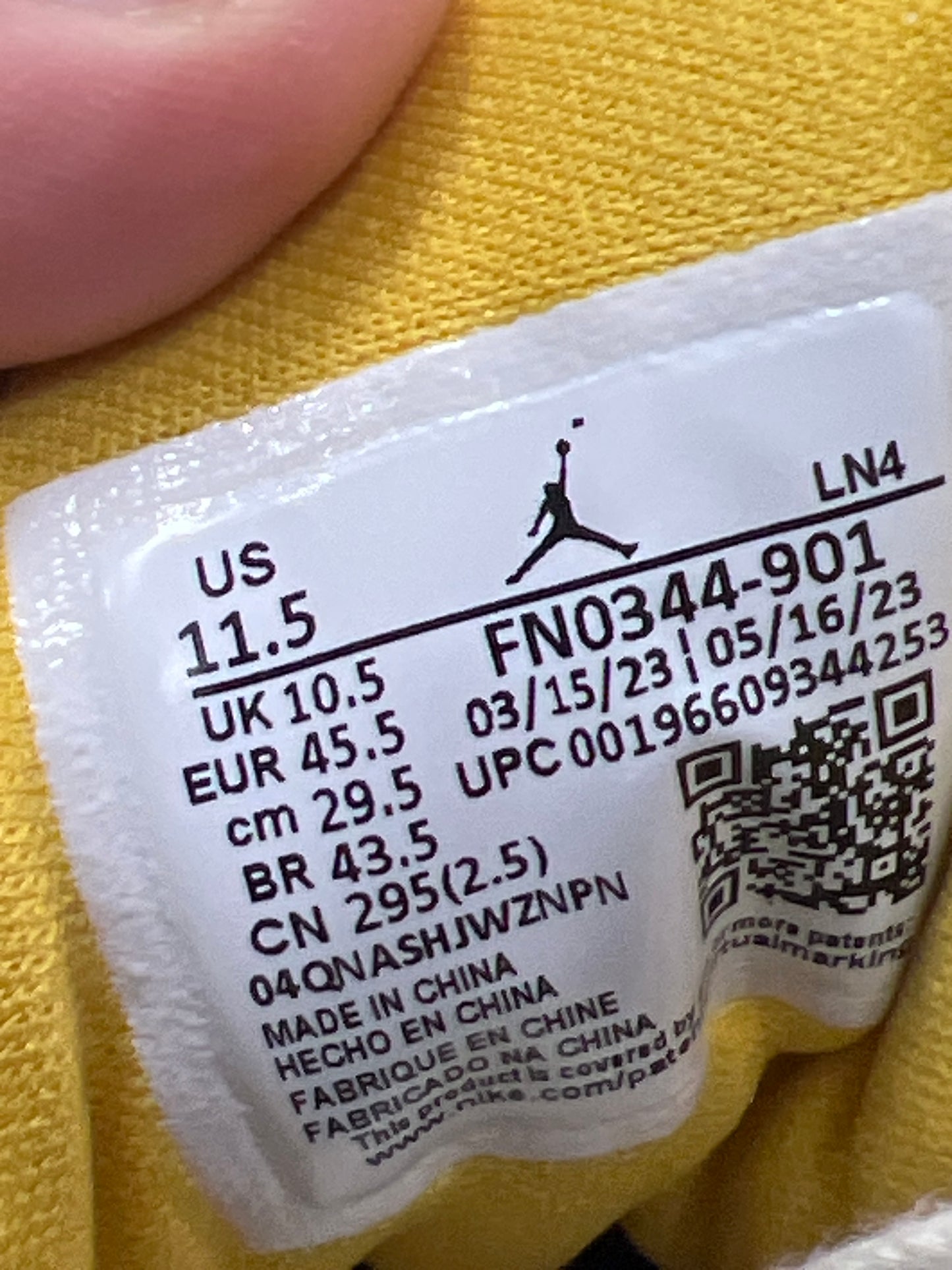 Jordan 3 J Balvin Medellên Sunset (2023) Size 11.5 USED s21245
