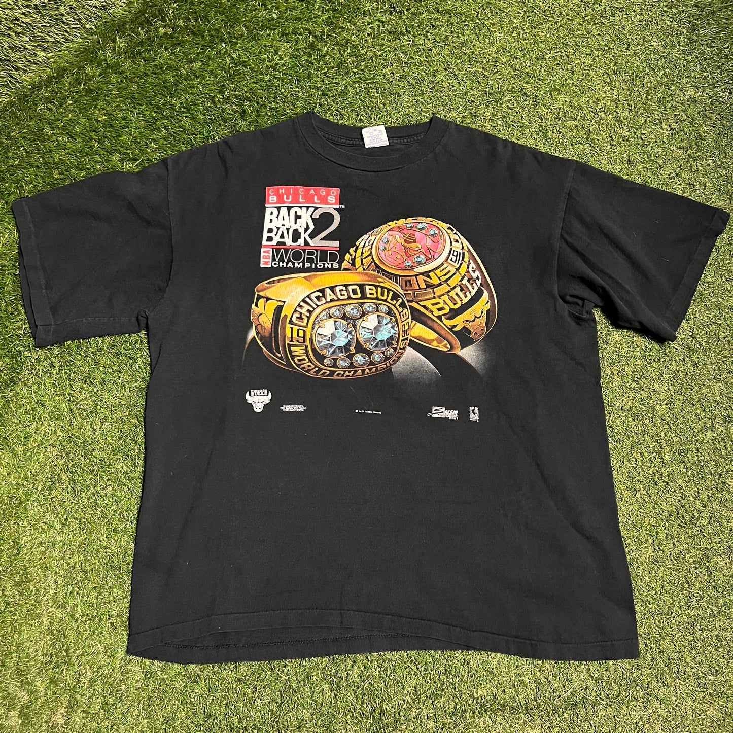 1992 Chicago Bulls Back to Back Champs Black Tee Size XL USED v16115