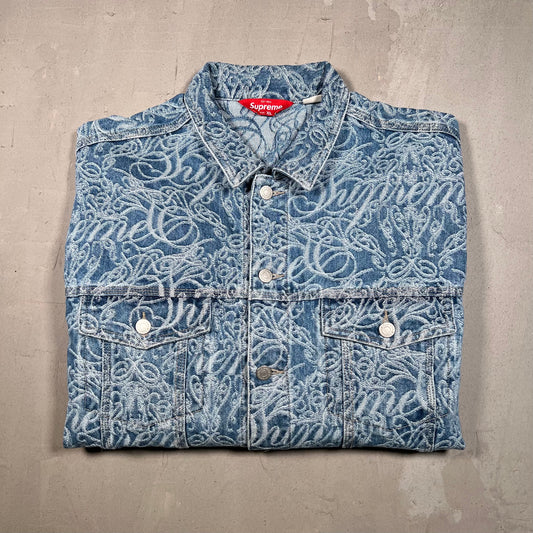 Supreme Script Jacquard Denim Washed Blue Trucker Jacket (2022) Size XL USED x17055