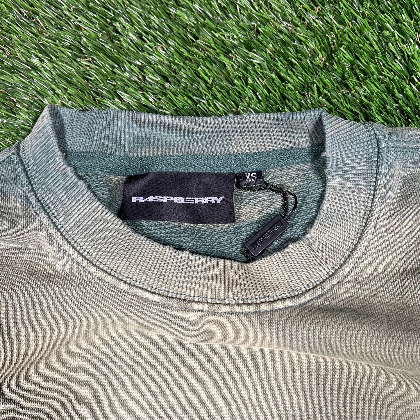 GV Gallery Raspberry Hills Green Washed G-3 Crewneck Size XS NEW x15623