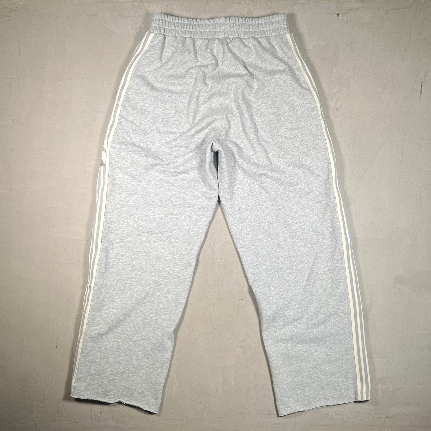 GV Gallery Raspberry Hills Lil Leon Grey Sweatpants Size XS USED x17536
