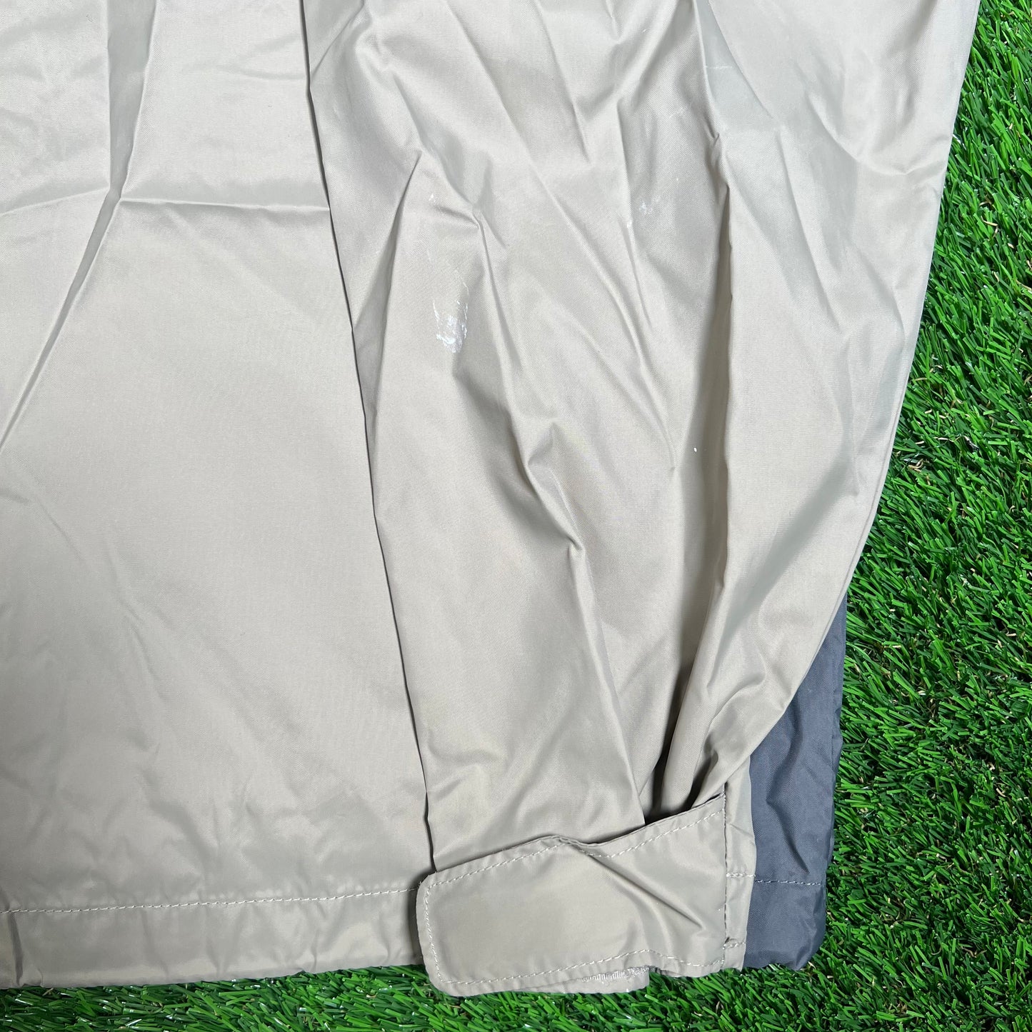 Columbia Beige/Grey Full Zip Windbreaker Size XL USED v17842