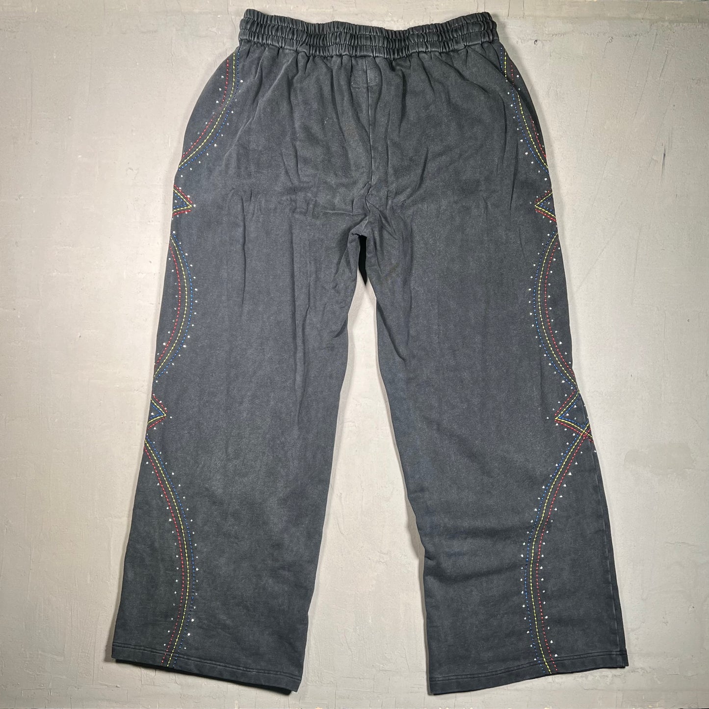 Misunderstood Washed Grey Sweatpants w/Rhinestones Size XXL USED x17484