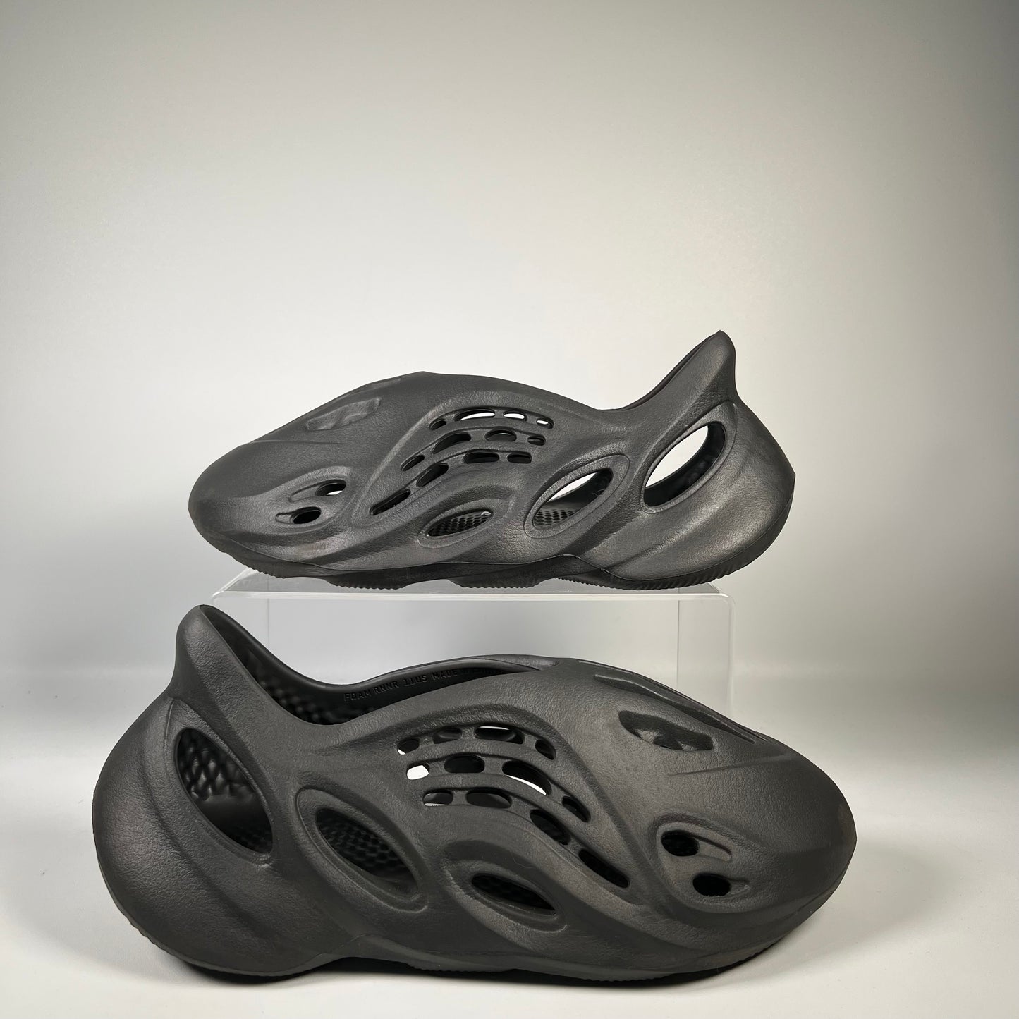 Yeezy Foam Runner Onyx (2024) Size 11 USED s20224