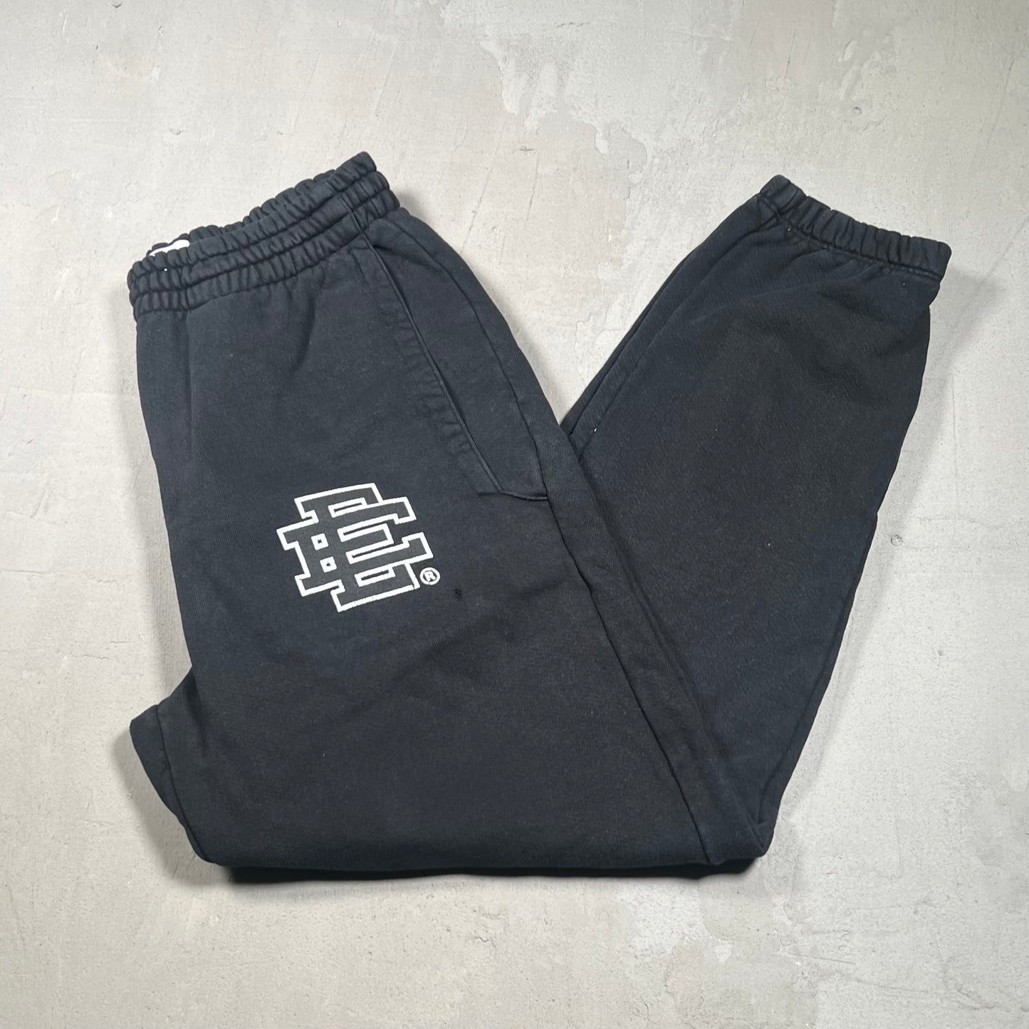 Eric Emanuel Black on Black Logo Sweatpants Size Large USED x17380