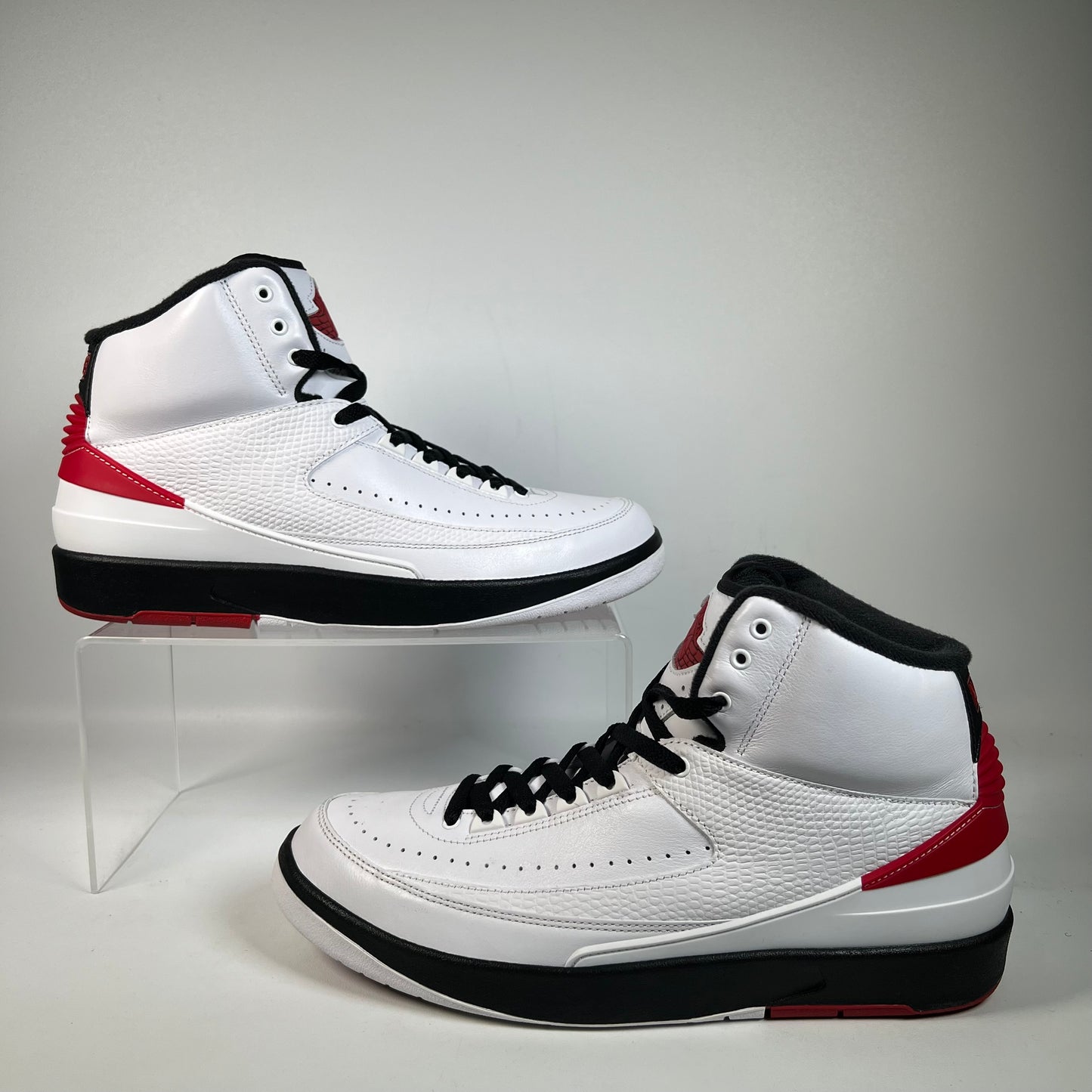 Jordan 2 Chicago (2022) Size 10.5 USED s22429