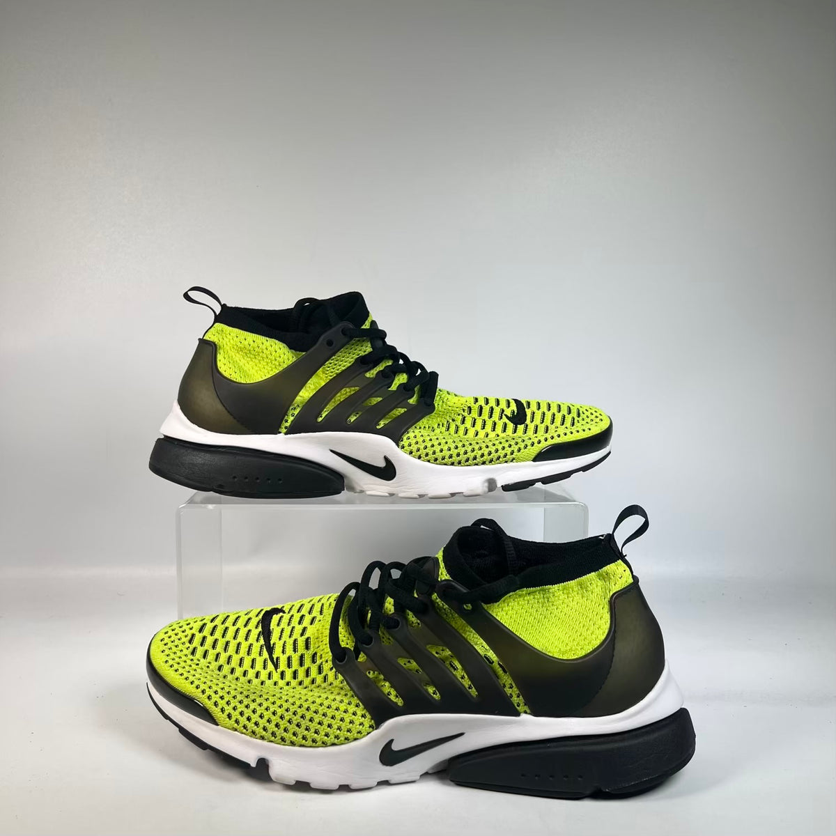 Nike Air Presto Flyknit Ultra Volt Black White (2016) Size 10.5 USED s23603
