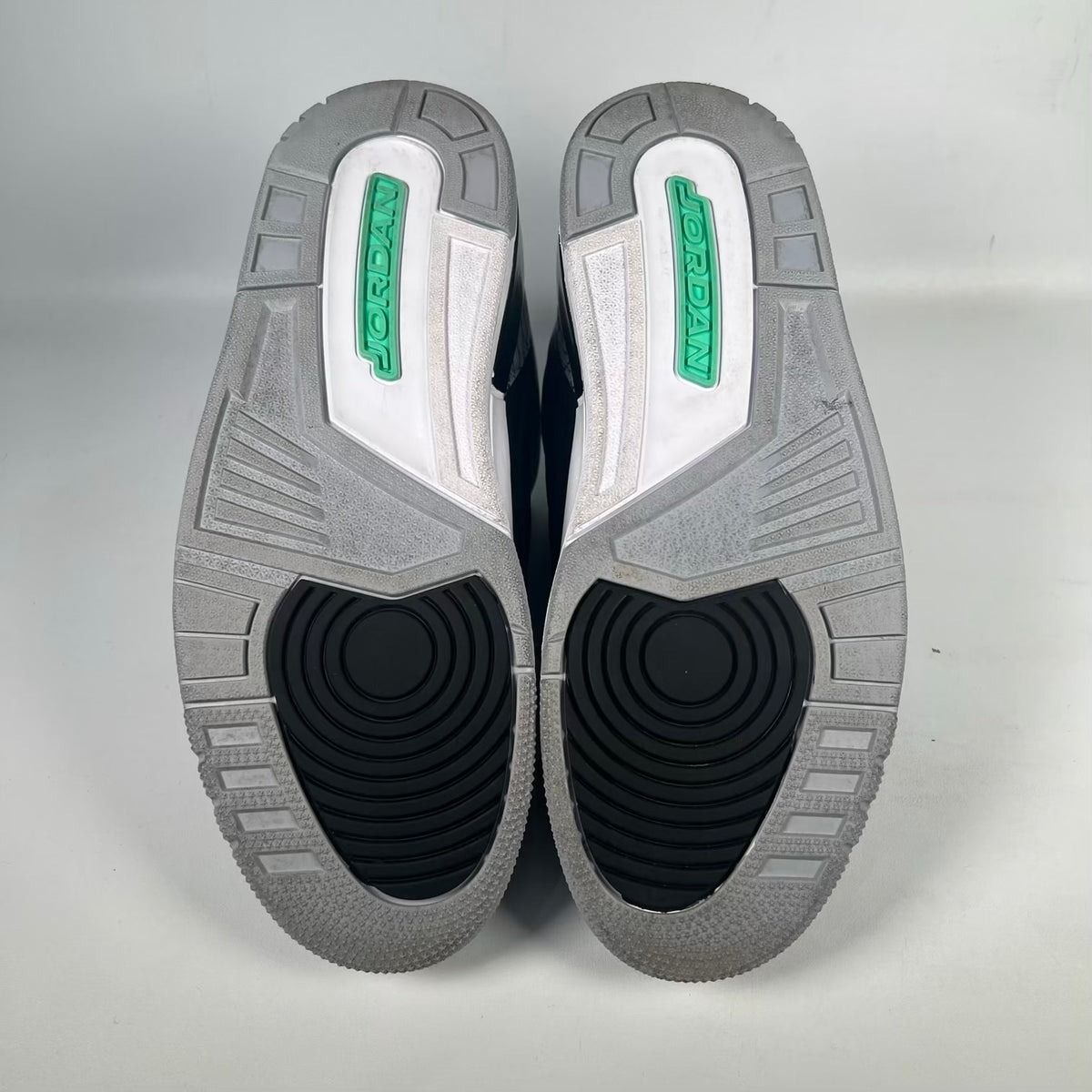 Jordan 3 Green Glow (2023) Size 10.5 USED s23799