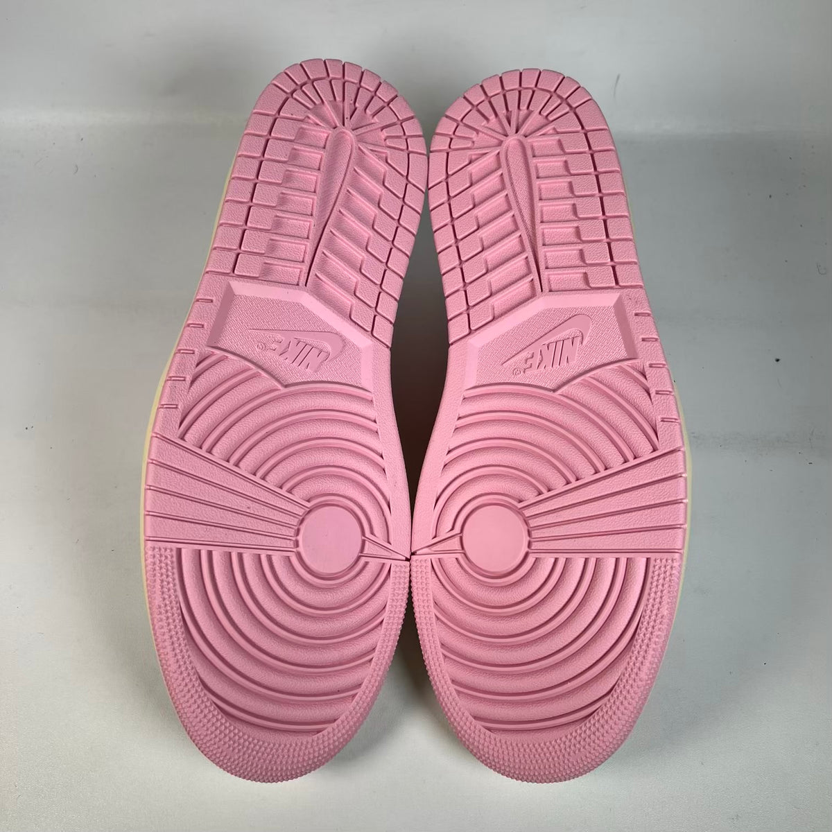 Jordan 1 Low Travis Scott Tropical Pink (2026) Size 11.5 NEW s23463