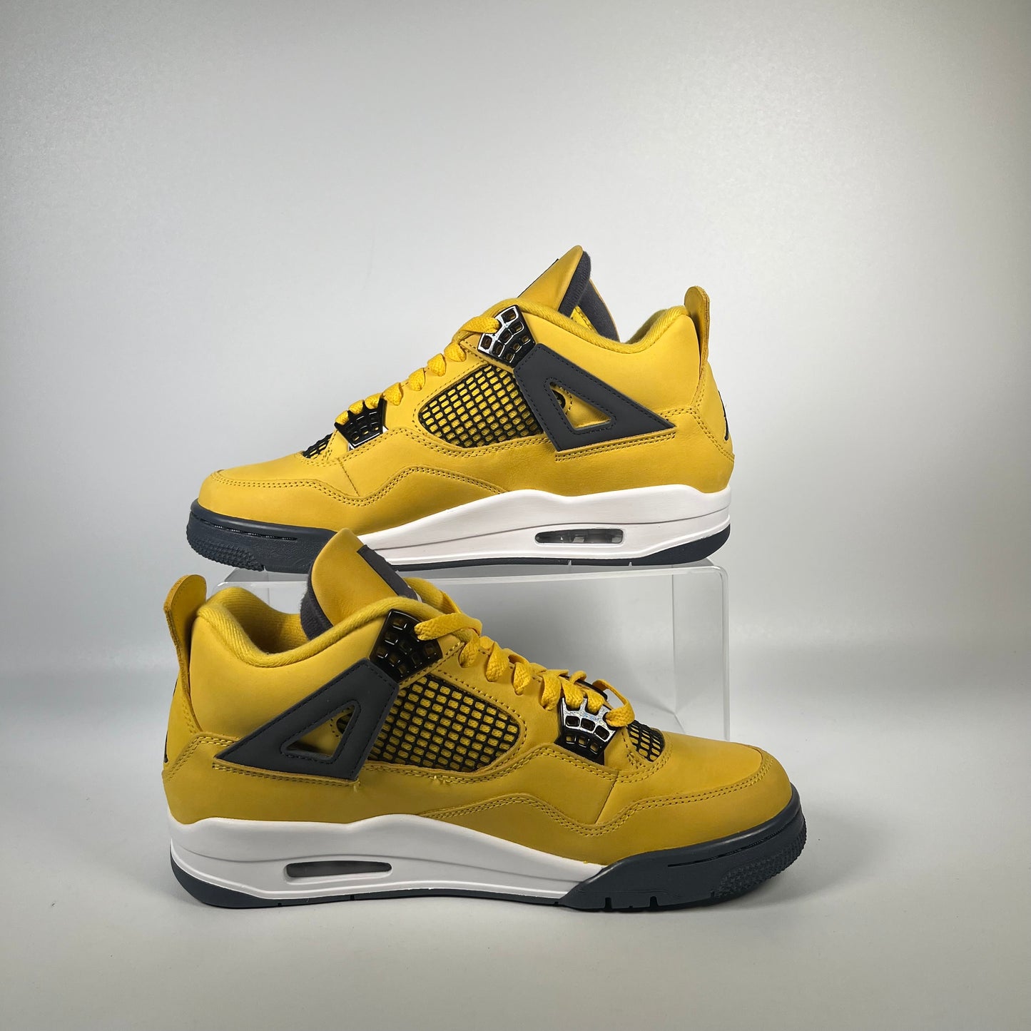 Jordan 4 Lightning (2021) Size 8.5 NEW s18629