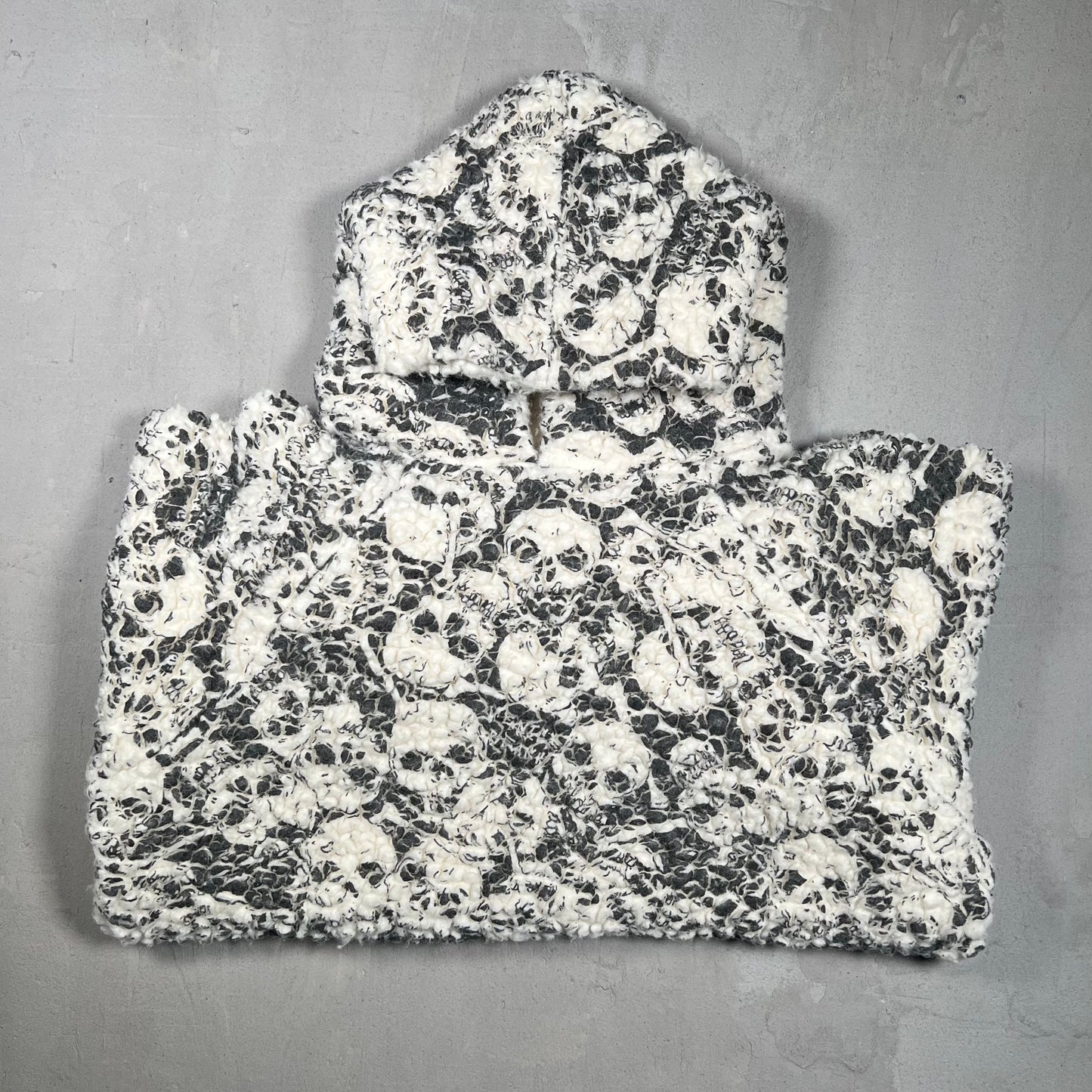 ERL Printed Skull Hoodie Size Medium USED x17396
