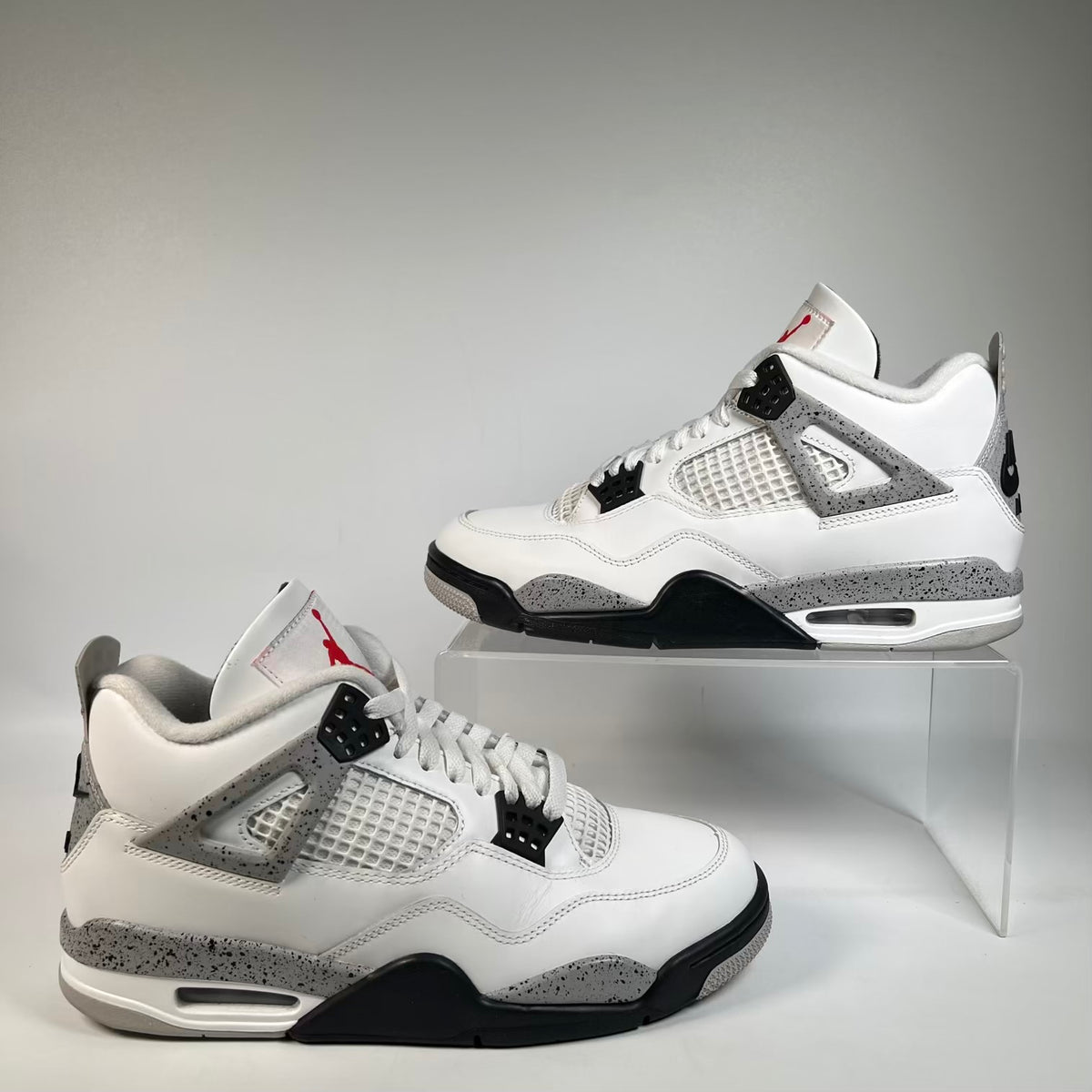 Jordan 4 White Cement (2025) Size 8.5 USED s23581