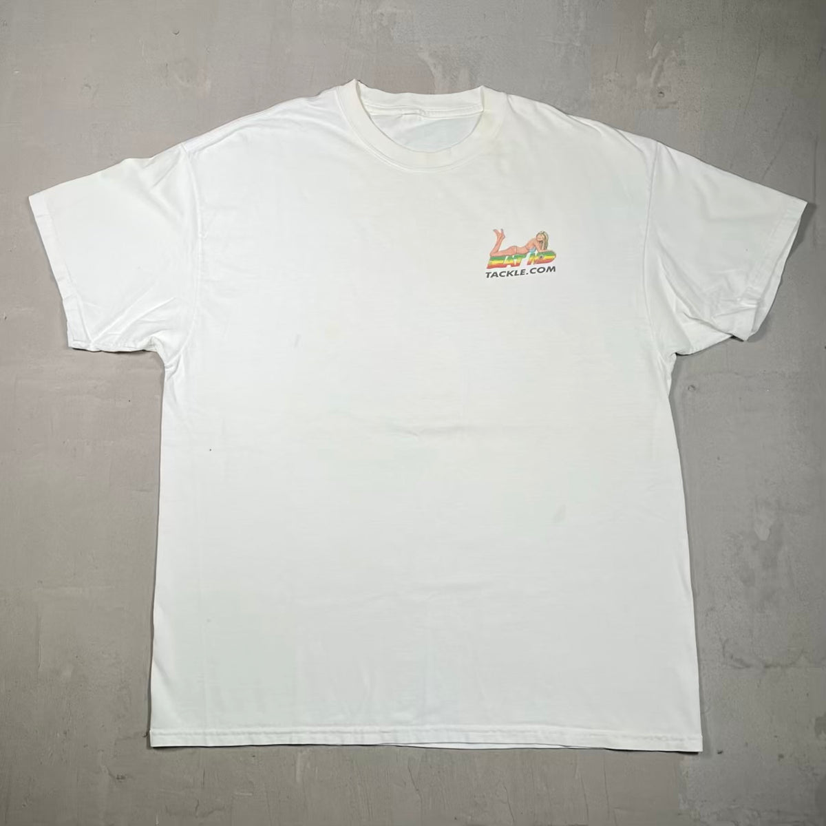 Y2K Eat Me Fishing Lady Tackle com White Tee Size XL USED v20289